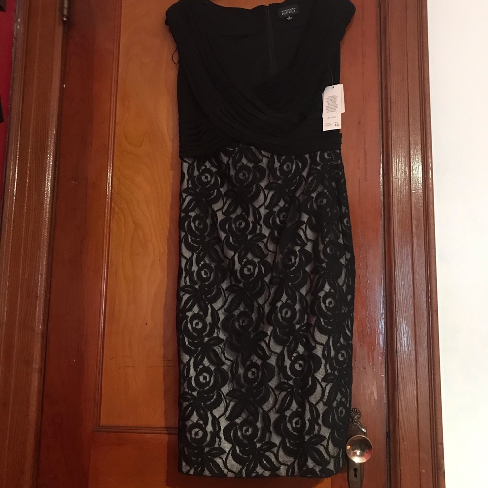 Sleeveless Black Lace Cocktail Dress